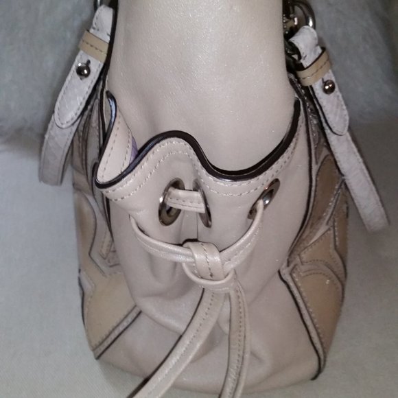 Coach 16449 Colette signature leather patent overlay in putty bag - Picture 5 of 11